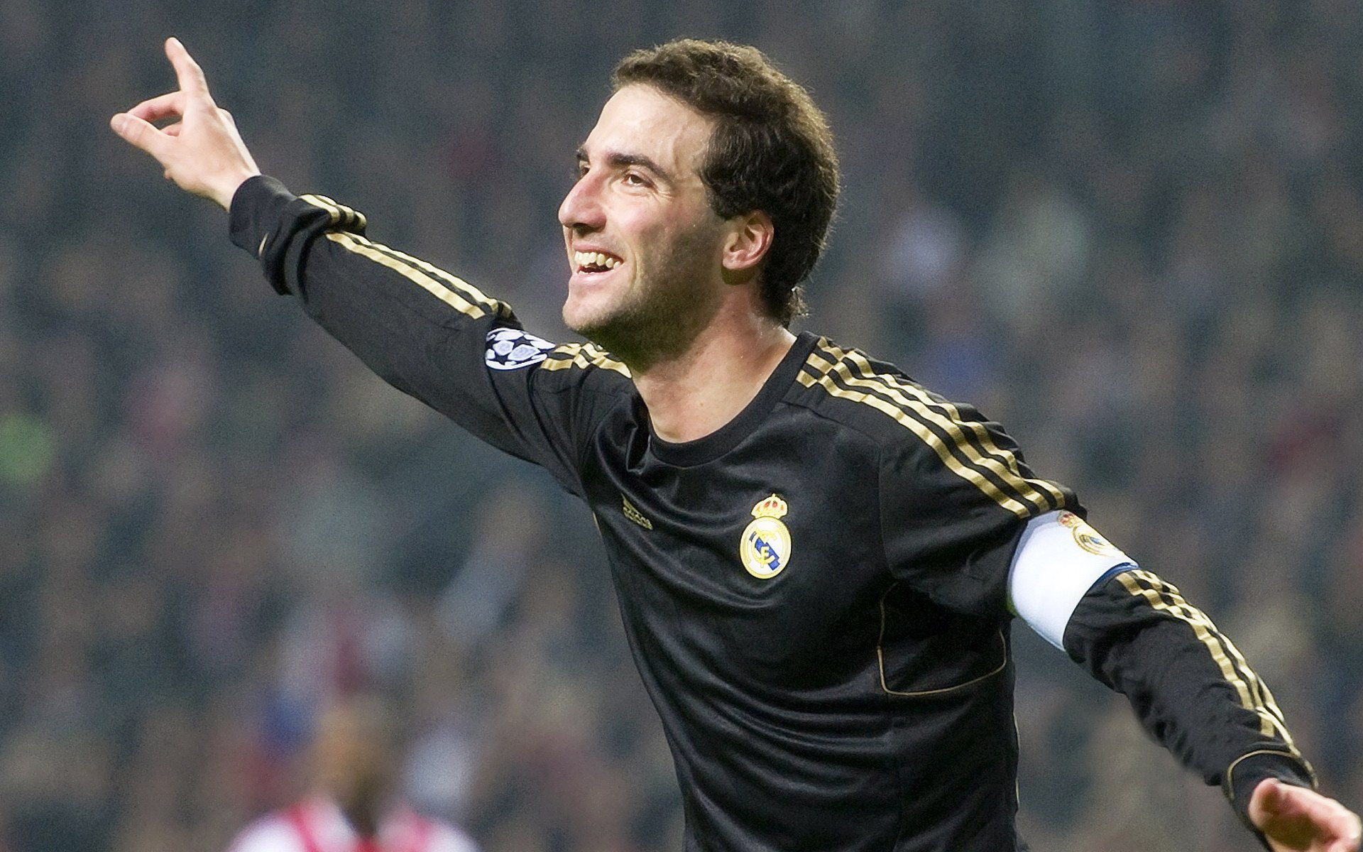 赛道上的冰与火之歌，维斯塔潘统治全场，梅赛德斯绝杀索伯